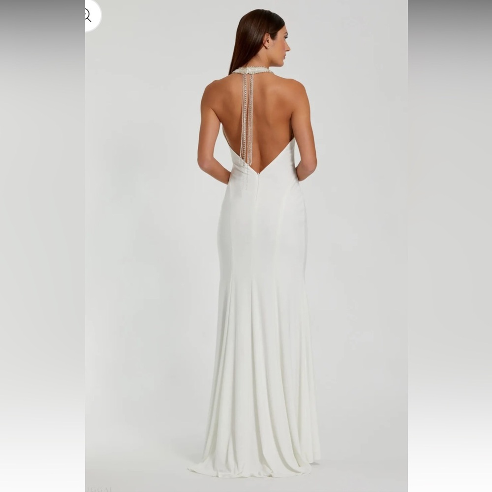 NWT Mac DuggalElegant White beaded Halter Jersey gown size 6